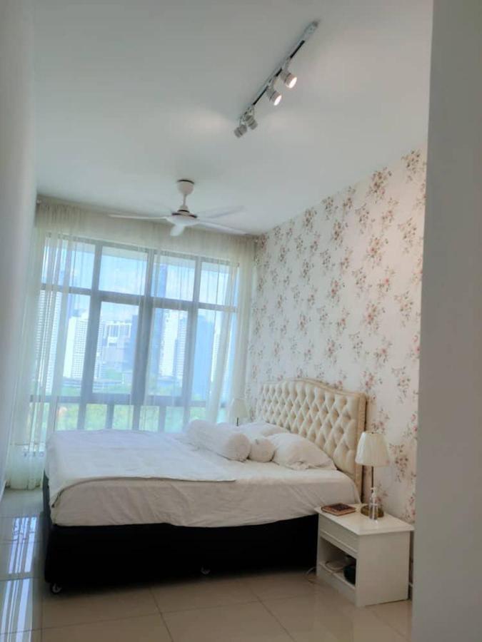 Klcc Legasi Direct View With A Superking Bed At A 3-Bedroom Premium Unit Kuala Lumpur Zewnętrze zdjęcie